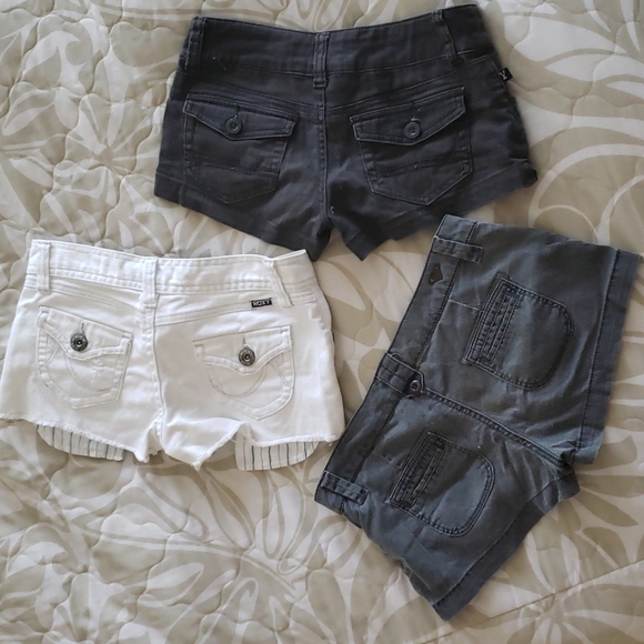 Shorts - Picture 2 of 5